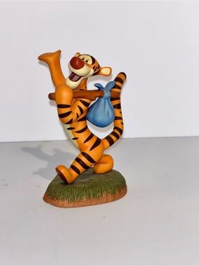 Disney Pooh & Friends Tigger Ta-Ta For Now 1999 Retired Figurine